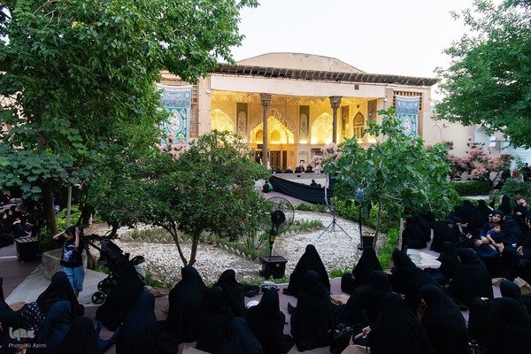 سنت روضه خانگی در خانه تاریخی شیخ‌الاسلام اصفهان