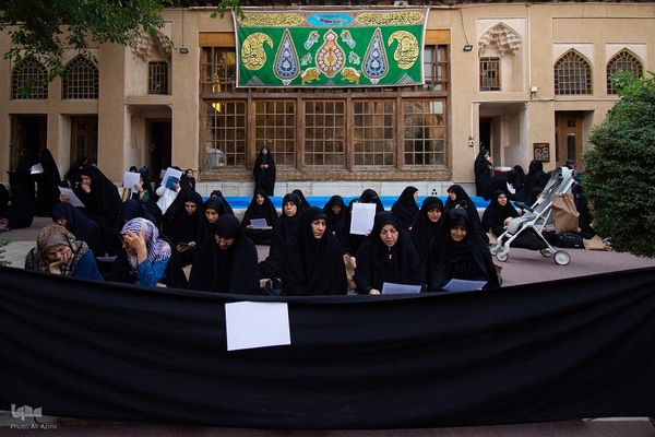 سنت روضه خانگی در خانه تاریخی شیخ‌الاسلام اصفهان