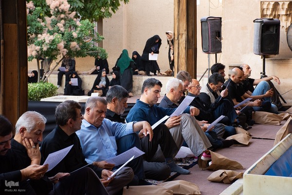 سنت روضه خانگی در خانه تاریخی شیخ‌الاسلام اصفهان