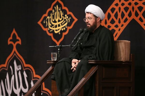 مراسم عزادارای شب عاشورا با حضور رهبر معظم انقلاب