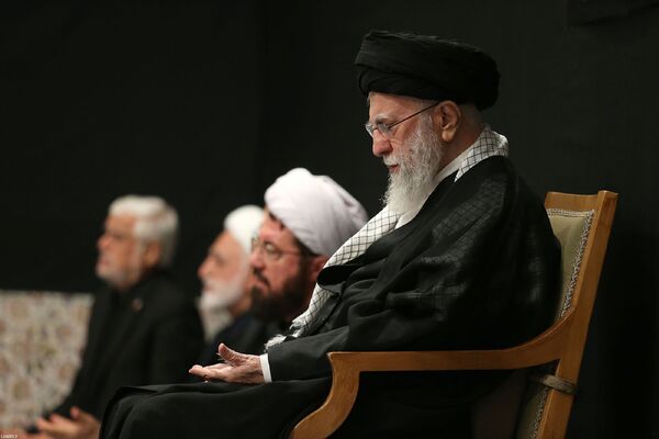 مراسم عزادارای شب عاشورا با حضور رهبر معظم انقلاب