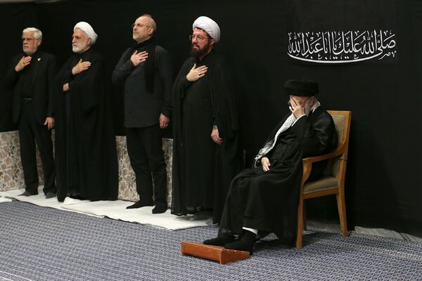 مراسم عزادارای شب عاشورا با حضور رهبر معظم انقلاب