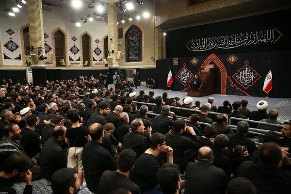 مراسم عزادارای شب عاشورا با حضور رهبر معظم انقلاب