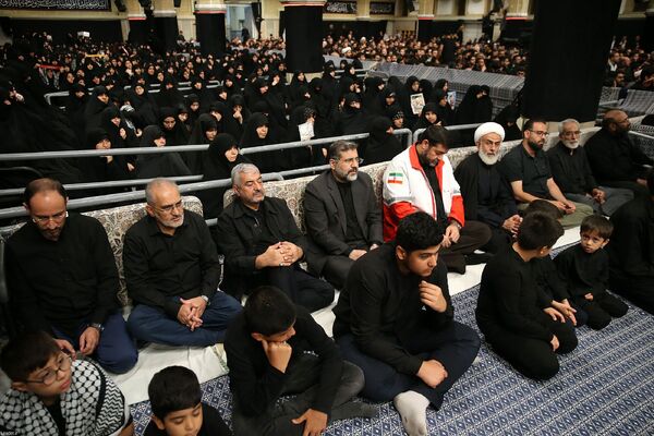 مراسم عزادارای شب عاشورا با حضور رهبر معظم انقلاب