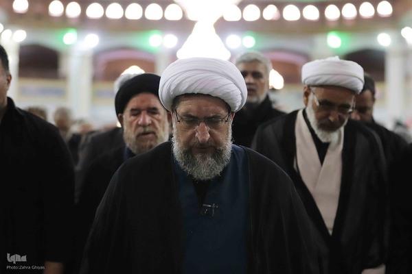 حضور رییس جمهور دکتر پزشکیان در نماز ظهر عاشورا در تبریز