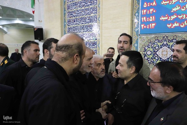 حضور رییس جمهور دکتر پزشکیان در نماز ظهر عاشورا در تبریز