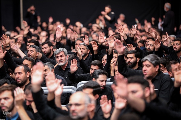 مراسم عزاداری شام غریبان در حسینیه امام خمینی(ره)