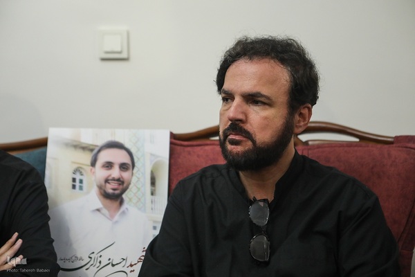 حضور جامعه قرآنی در منزل شهید احسان ذاکری