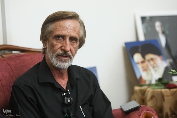 حضور جامعه قرآنی در منزل شهید احسان ذاکری