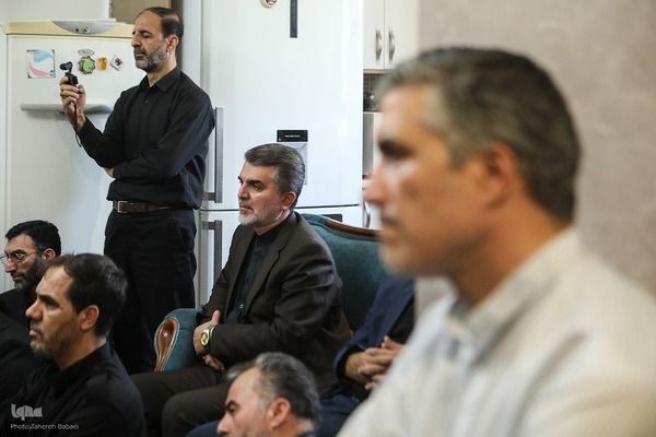 حضور جامعه قرآنی در منزل شهید احسان ذاکری