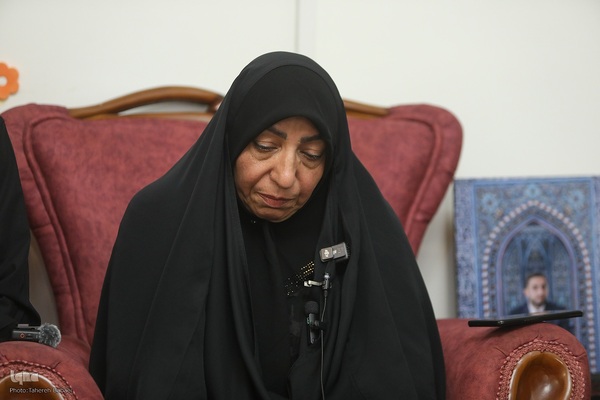 حضور جامعه قرآنی در منزل شهید احسان ذاکری