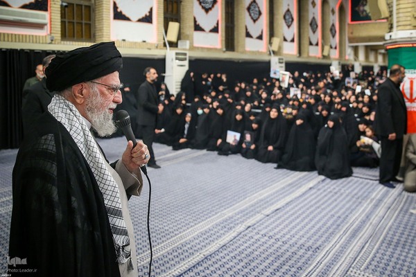 مراسم بزرگداشت شهدای جنگ تحمیلی اخیر با حضور رهبر انقلاب