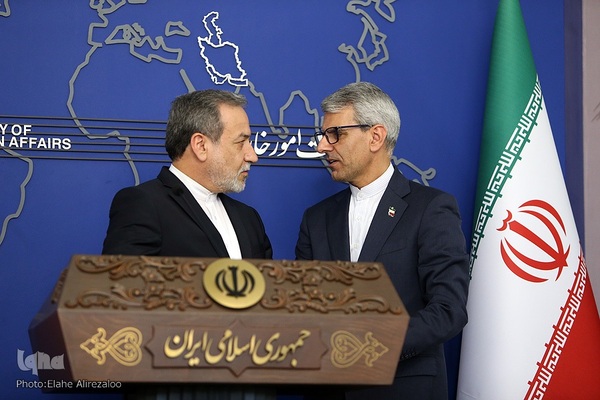 نشست خبری سخنگوی وزارت خارجه با حضور عراقچی