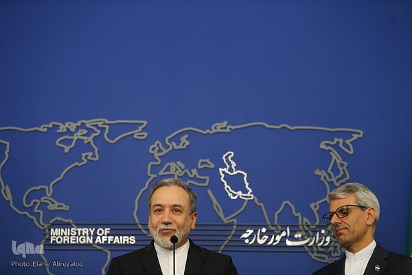 نشست خبری سخنگوی وزارت خارجه با حضور عراقچی