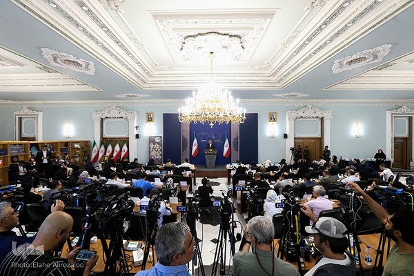 نشست خبری سخنگوی وزارت خارجه با حضور عراقچی