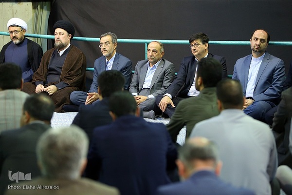 مراسم دیدار جهادگران جهاددانشگاهی با حجت‌الاسلام والمسلمین سیدحسن خمینی، یادگار امام راحل(ره) به مناسبت چهل و پنجمین سالگرد تشکیل جهاددانشگاهی امروز، ۱۸ مردادماه در حسینیه جماران برگزار شد.