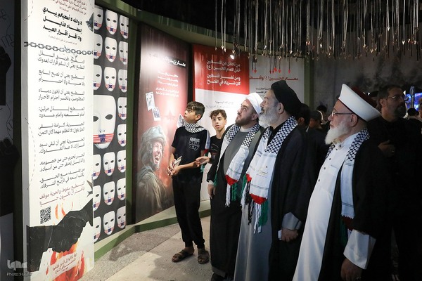 استقبال فلسطینی‌ها از نماینده رهبر انقلاب در موکب الاقصی