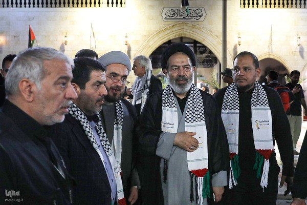 استقبال فلسطینی‌ها از نماینده رهبر انقلاب در موکب الاقصی