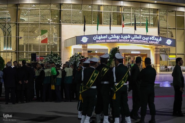 مراسم استقبال از پیکر استاد محمود فرشچیان در اصفهان