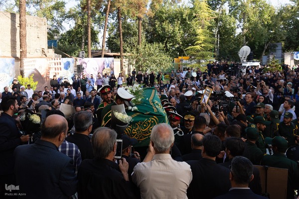 بدرقه پیکر استاد فرشچیان به خانه ابدی