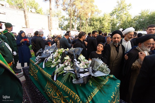 بدرقه پیکر استاد فرشچیان به خانه ابدی