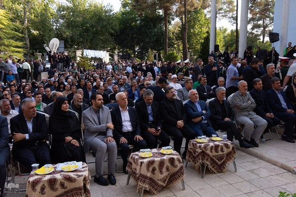 بدرقه پیکر استاد فرشچیان به خانه ابدی