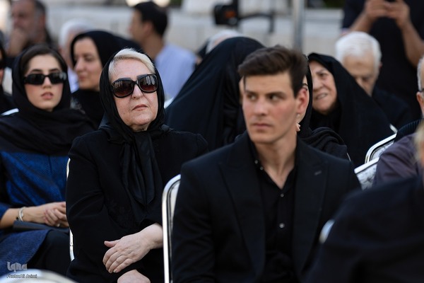 بدرقه پیکر استاد فرشچیان به خانه ابدی