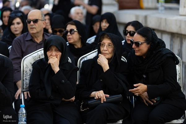 بدرقه پیکر استاد فرشچیان به خانه ابدی