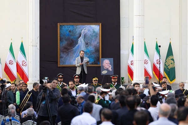 بدرقه پیکر استاد فرشچیان به خانه ابدی