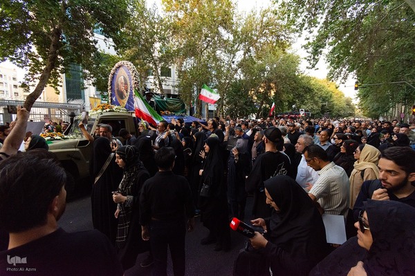 بدرقه پیکر استاد فرشچیان به خانه ابدی