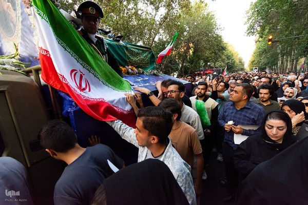 بدرقه پیکر استاد فرشچیان به خانه ابدی