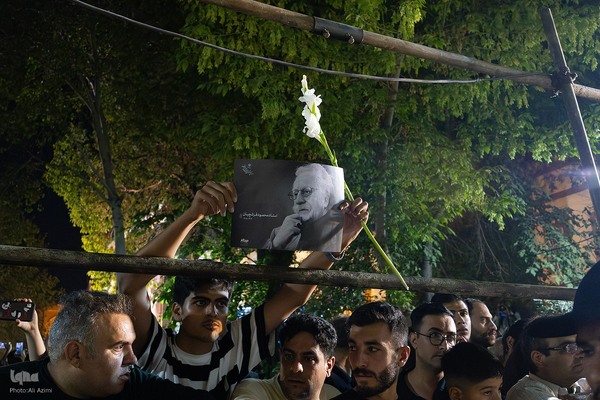 بدرقه پیکر استاد فرشچیان به خانه ابدی