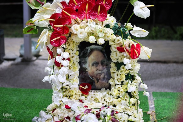 بدرقه پیکر استاد فرشچیان به خانه ابدی