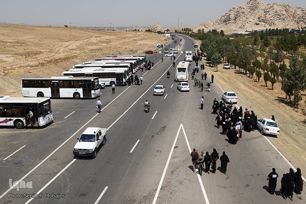 زائران پیاده امام رضا(ع)