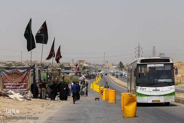 زائران پیاده امام رضا(ع)