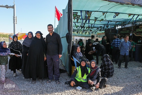 زائران پیاده امام رضا(ع)