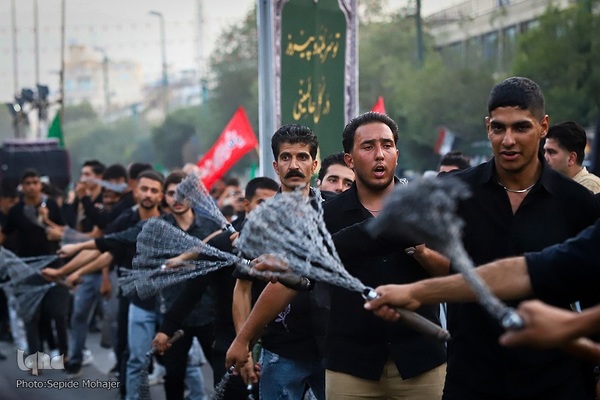 عزاداری شب شهادت امام رضا(ع) در مشهد