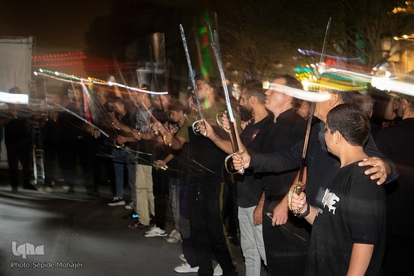 عزاداری شب شهادت امام رضا(ع) در مشهد