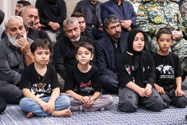 دیدار هزاران نفر از اقشار مختلف مردم در سالروز شهادت امام رضا(ع) با رهبر معظم انقلاب