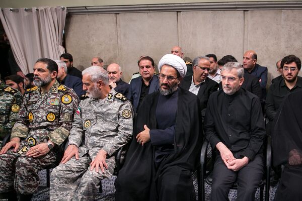 دیدار هزاران نفر از اقشار مختلف مردم در سالروز شهادت امام رضا(ع) با رهبر معظم انقلاب