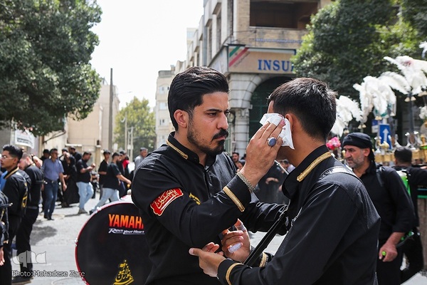 دل‌های عاشق در ماتم علی بن موسی الرضا(ع)