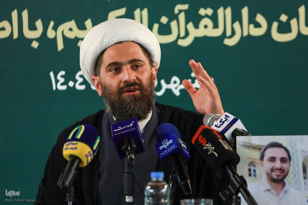 نشست صمیمی رئیس سازمان دارالقرآن با اهالی رسانه