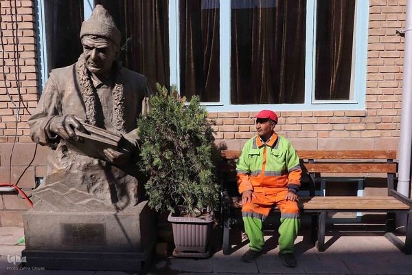 به یاد شهریار شیرین سخن