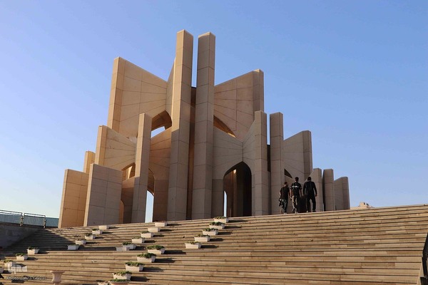 به یاد شهریار شیرین سخن