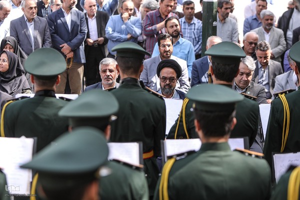 آئین ادای احترام و عطر افشانی مزار شهدای گمنام دانشگاه تهران