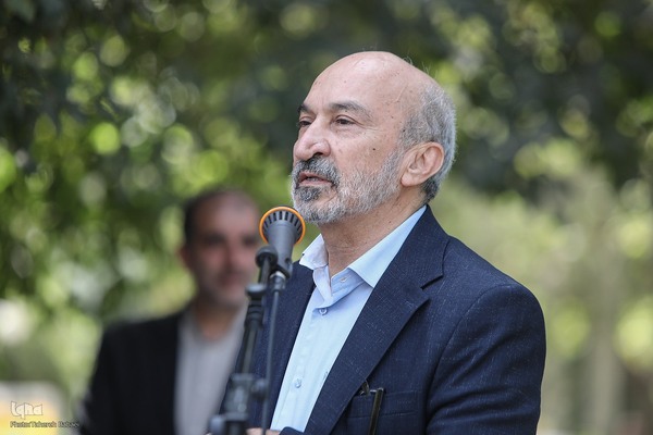 آئین ادای احترام و عطر افشانی مزار شهدای گمنام دانشگاه تهران