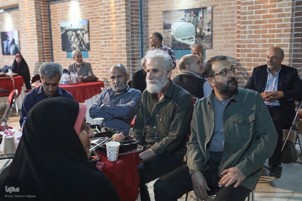 گردهمایی عکاسان عرصه دفاع و مقاومت