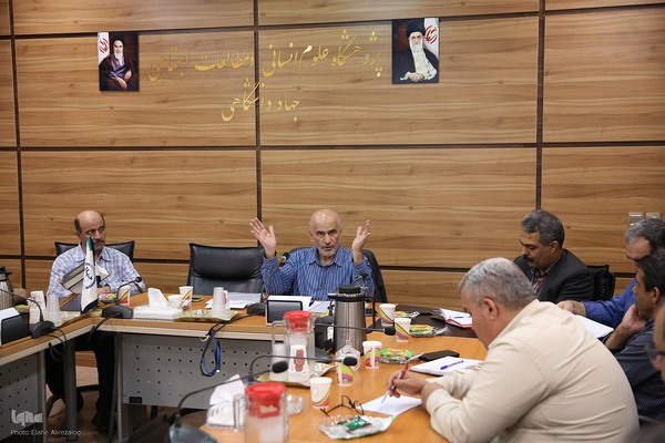 نشست تخصصی «درس‌های دوران دفاع مقدس در حمایت از سرمایه‌گذاری و تولید»