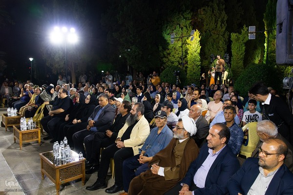 شب شعر استاد فرشچیان در اصفهان