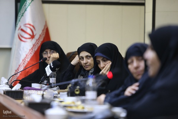 نشست خانواده، زنان و مقاومت